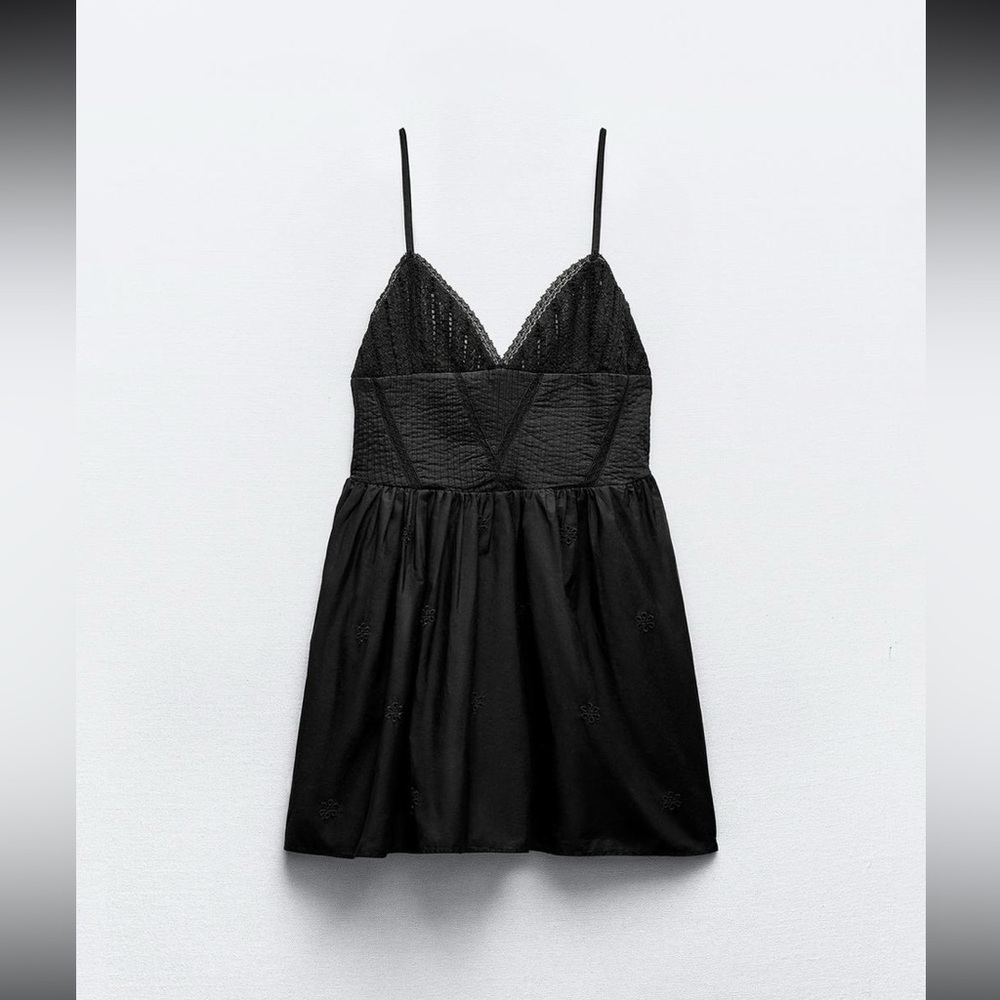 ZARA SHORT EMBROIDERED DRESS - XXS - BLACK